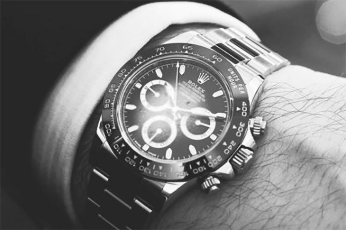 手表藏 “霧” 煩惱何解?教你輕松驅散腕表內水霧