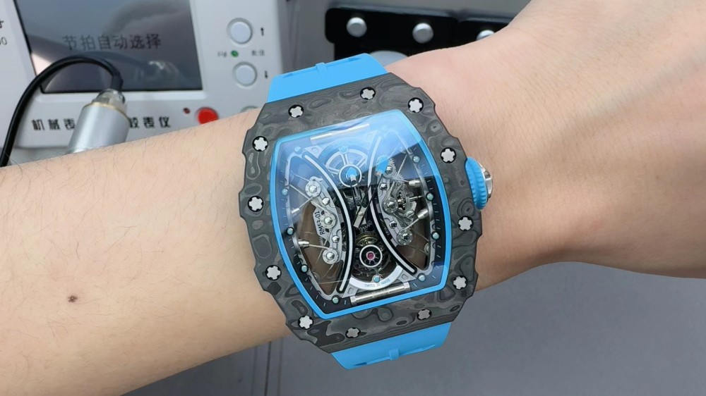 鹿晗9000萬天價手表:傳言背后的真相