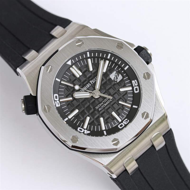 W預(yù)算帝舵與歐米茄該如何抉擇？"