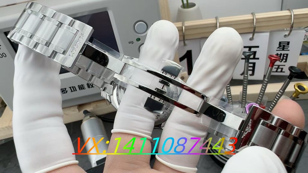 AF廠浪琴四針月相評測:做工細節與入手價值分析