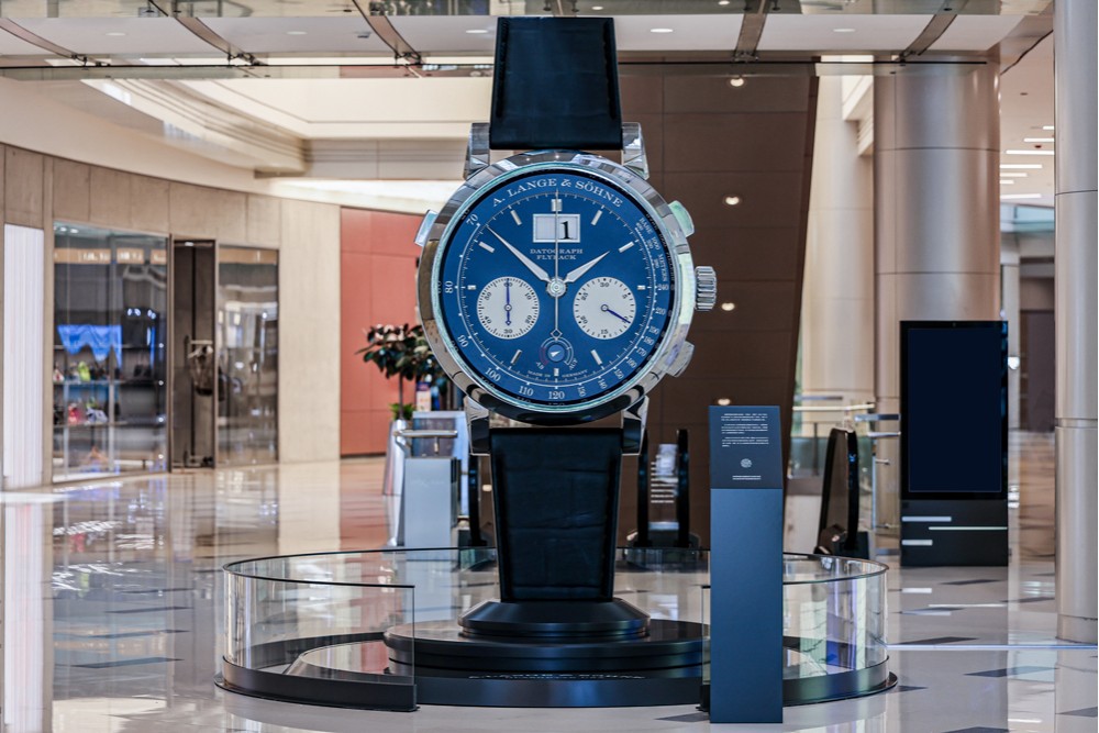 朗格巨作閃耀鵬城:DATOGRAPH巨型腕表裝置深圳站盛大開啟