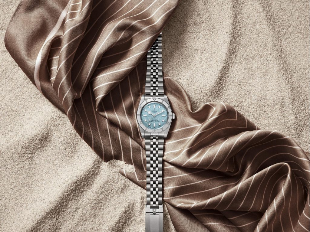 帝舵碧灣 54 型 “極境藍款”：時間里的悠然與傳承