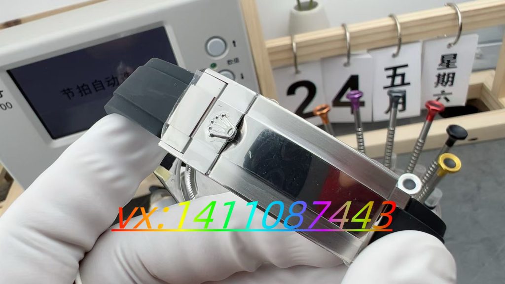 VS新品配重鉆刻黑盤4131機芯做工評測?