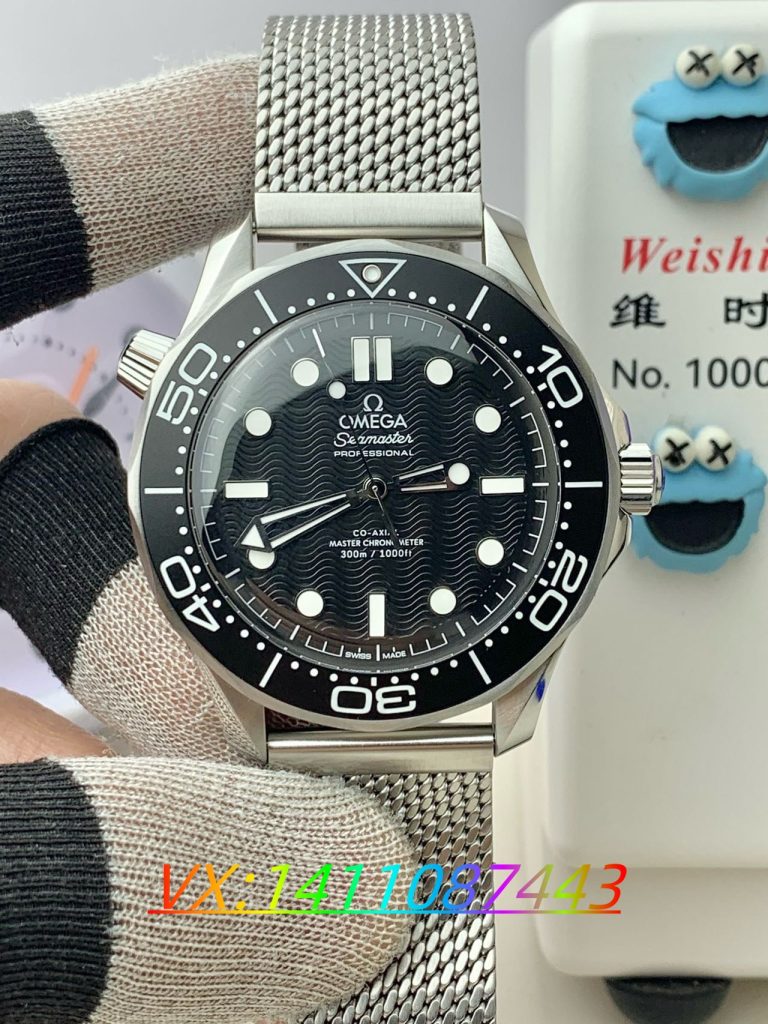 VS2025新款 “無歷” 海馬300米黑盤鋁圈評測:復(fù)古魅力與現(xiàn)代工藝的交融?