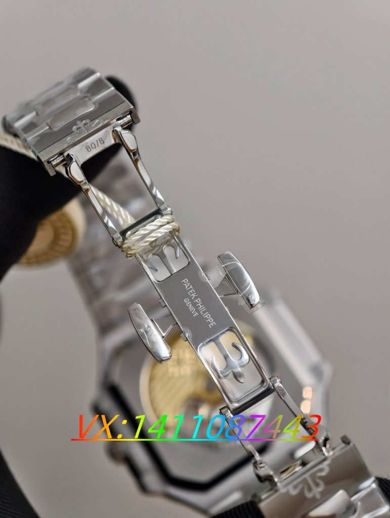 PPF新品方形鸚鵡螺5821綠面評測:奢華與實用的完美融合?