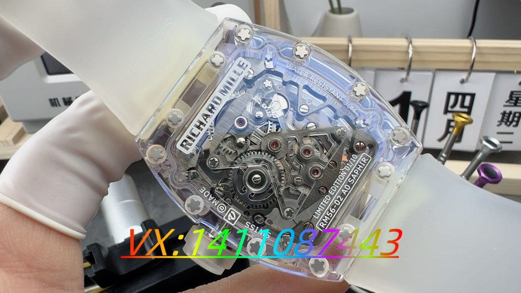 EUR廠雪流璃陀飛輪實(shí)拍評(píng)測:機(jī)械藝術(shù)的透明之美?