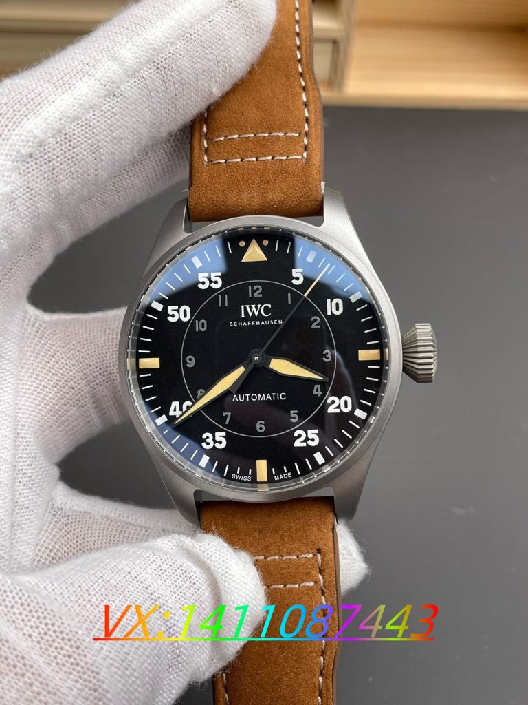 M+廠飛行員噴火戰(zhàn)機(jī)腕表評(píng)測(cè):43mm尺寸的魅力與實(shí)力?