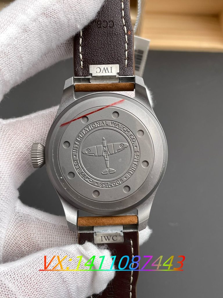 M+廠飛行員噴火戰(zhàn)機(jī)腕表評(píng)測(cè):43mm尺寸的魅力與實(shí)力?