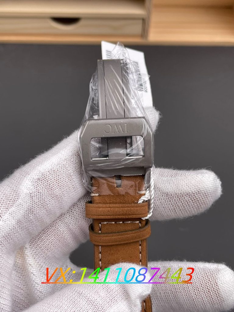 M+廠飛行員噴火戰(zhàn)機(jī)腕表評(píng)測(cè):43mm尺寸的魅力與實(shí)力?